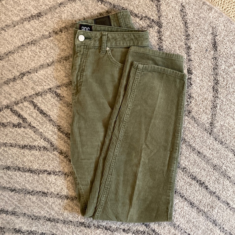 BDG mom high rise green corduroy pants. Size 28.